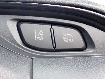 TOYOTA VITZ 2019 Image 7