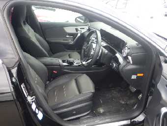 MERCEDES BENZ CLA CLASS 2019 Image 13