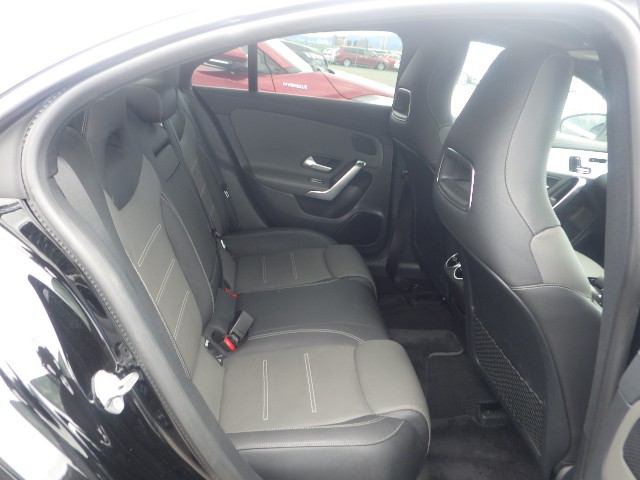 MERCEDES BENZ CLA CLASS 2019 Image 20