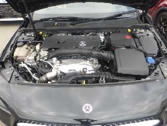 MERCEDES BENZ CLA CLASS 2019 Image 21