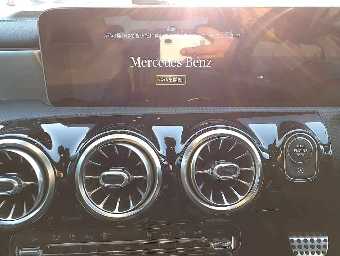 MERCEDES BENZ CLA CLASS 2019 Image 10