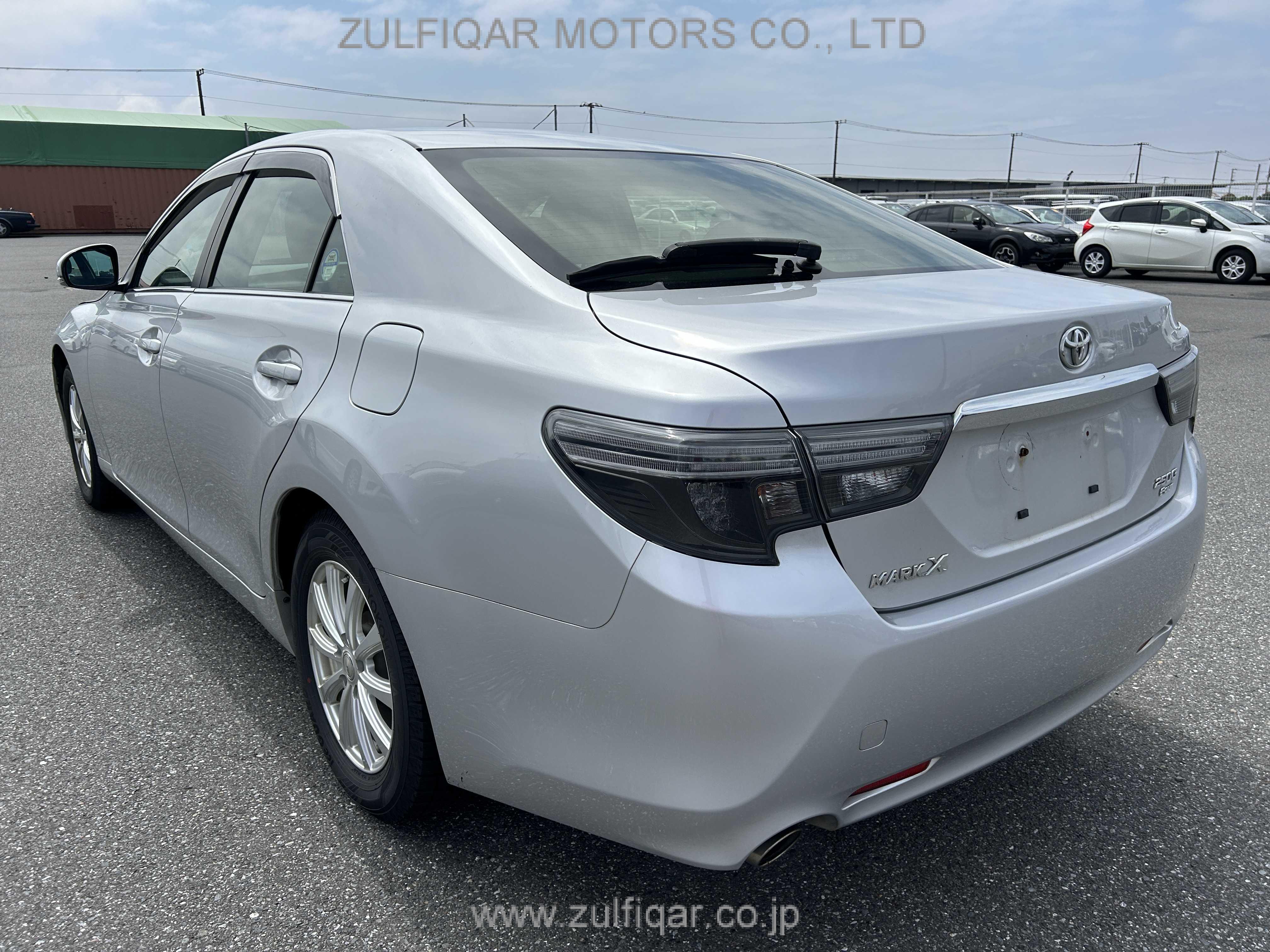 TOYOTA MARK X 2018 Image 4