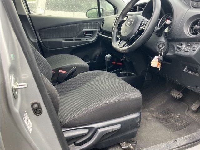 TOYOTA VITZ 2019 Image 19