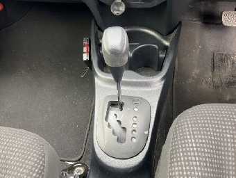 TOYOTA VITZ 2019 Image 19