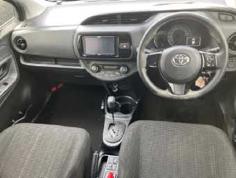 TOYOTA VITZ 2019 Image 4
