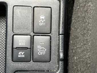 TOYOTA VITZ 2019 Image 5