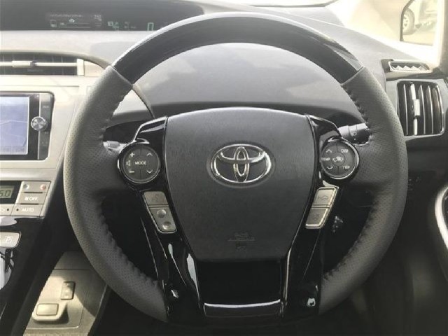 TOYOTA PRIUS PHV 2013 Image 19