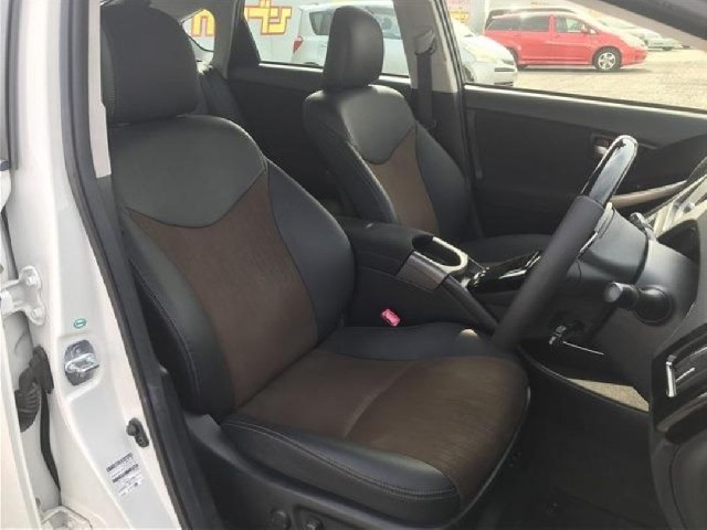 TOYOTA PRIUS PHV 2013 Image 29