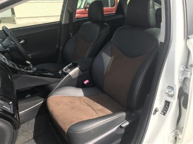 TOYOTA PRIUS PHV 2013 Image 30