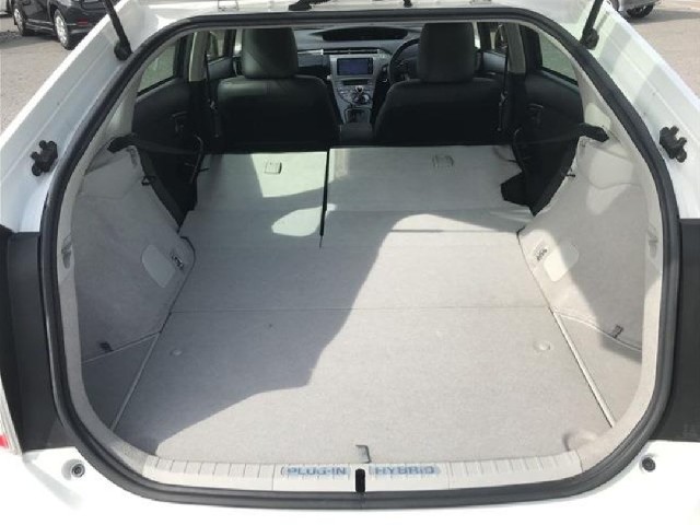 TOYOTA PRIUS PHV 2013 Image 36