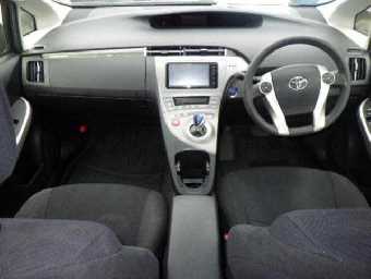 TOYOTA PRIUS PHV 2015 Image 3