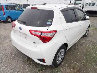 TOYOTA VITZ 2019 Image 2