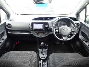 TOYOTA VITZ 2019 Image 3