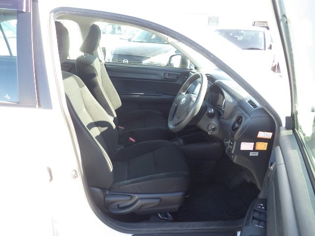 TOYOTA COROLLA AXIO 2018 Image 22