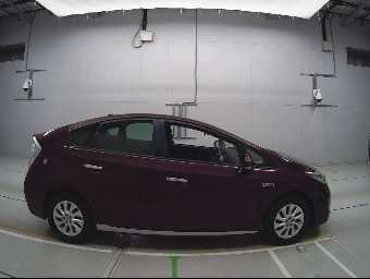 TOYOTA PRIUS PHV 2014 Image 3