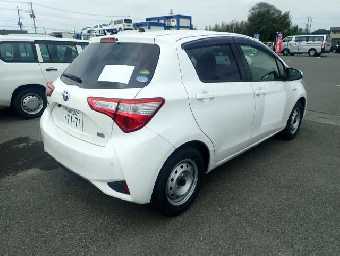 TOYOTA VITZ 2019 Image 2