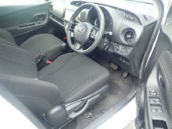 TOYOTA VITZ 2019 Image 5