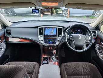 TOYOTA CROWN HYBRID 2015 Image 5