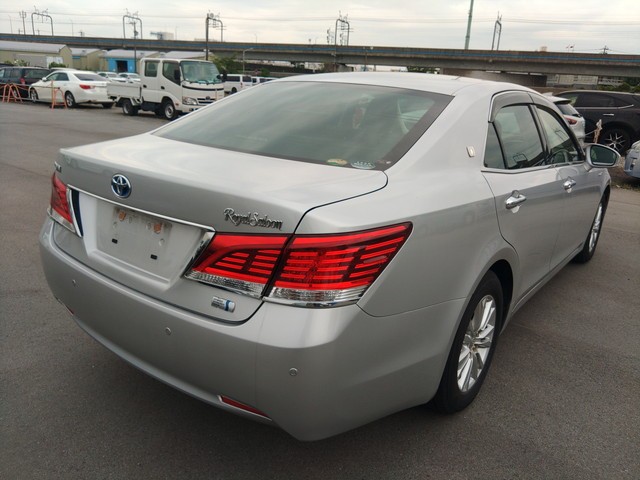 TOYOTA CROWN HYBRID 2015 Image 21