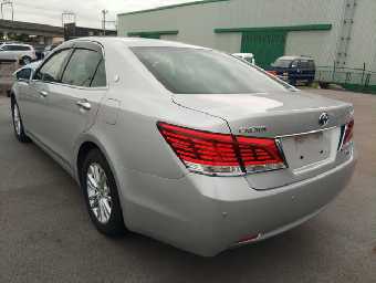 TOYOTA CROWN HYBRID 2015 Image 11