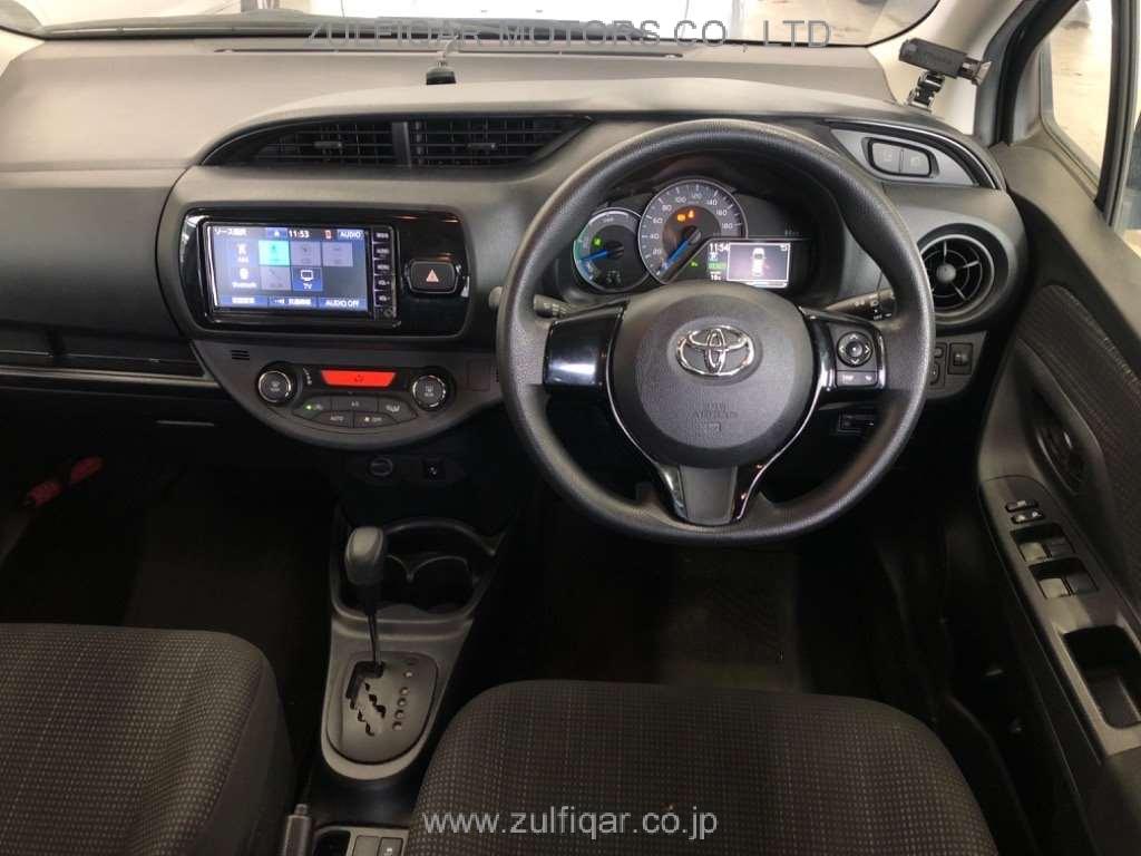 TOYOTA VITZ 2019 Image 6