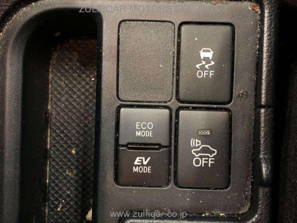 TOYOTA VITZ 2019 Image 9