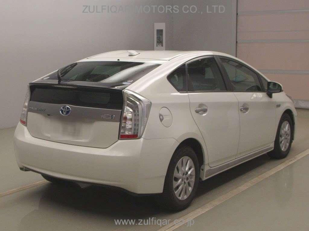 TOYOTA PRIUS PHV 2014 Image 2