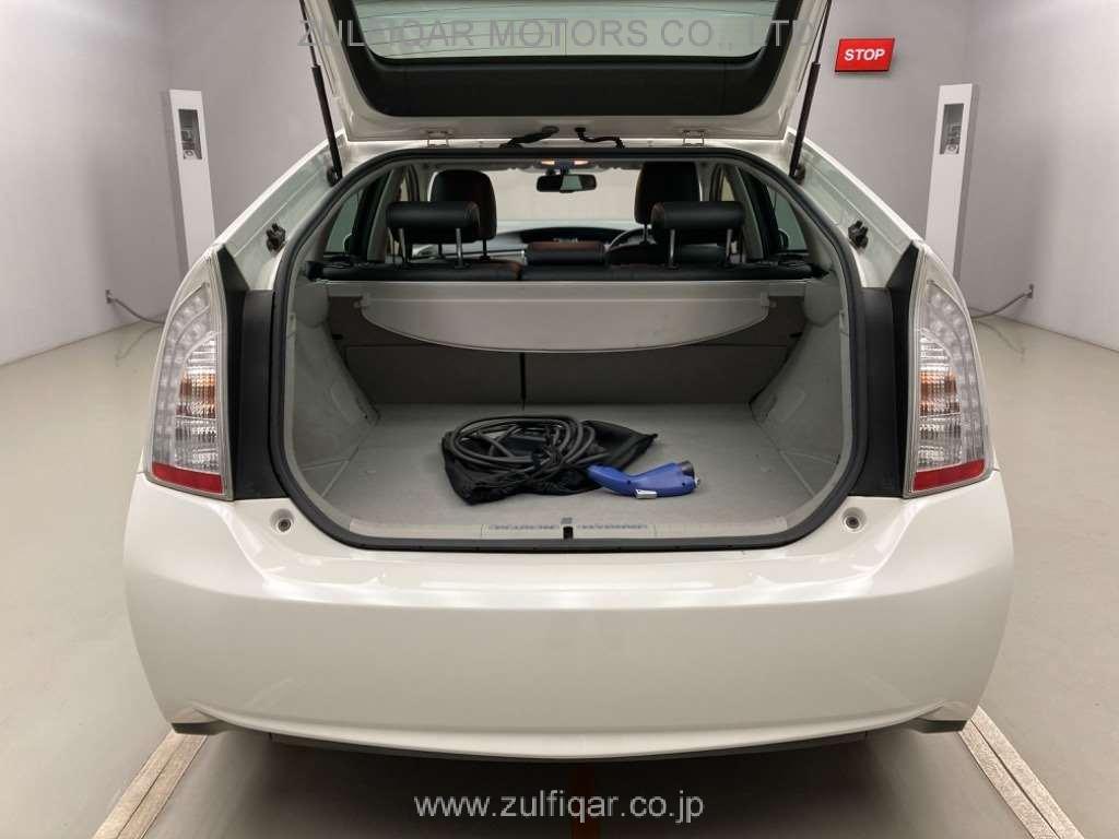TOYOTA PRIUS PHV 2014 Image 10