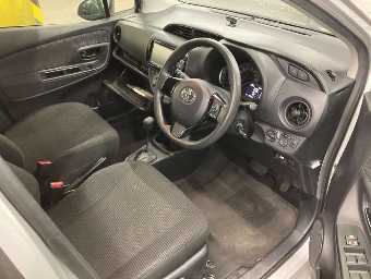 TOYOTA VITZ 2019 Image 5