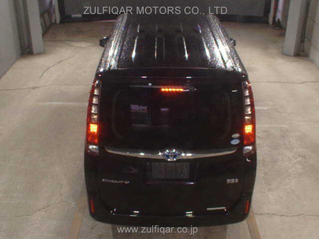 TOYOTA ESQUIRE 2014 Image 6