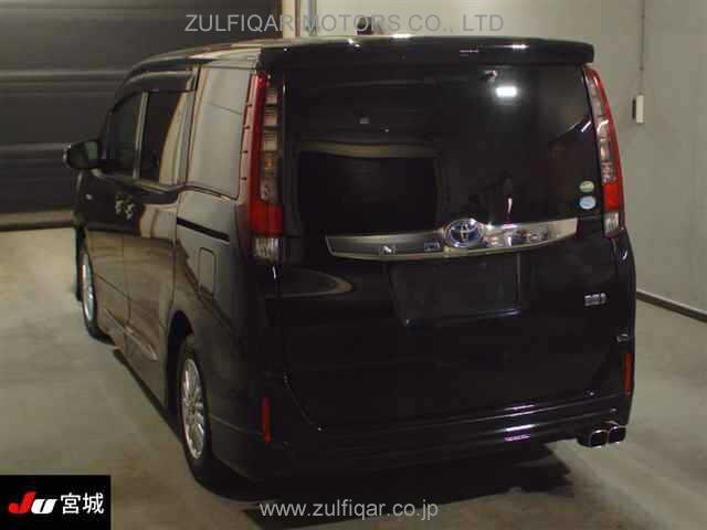 TOYOTA NOAH 2015 Image 2