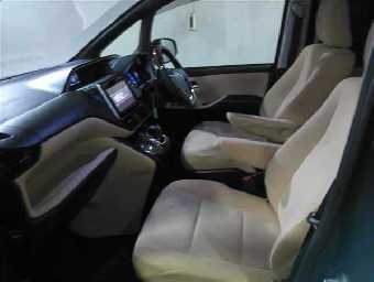 TOYOTA NOAH 2015 Image 3