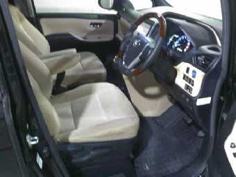 TOYOTA NOAH 2015 Image 4