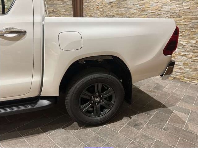 TOYOTA HILUX 2022 Image 19