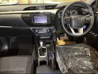 TOYOTA HILUX 2022 Image 17