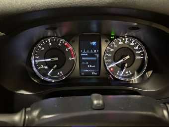 TOYOTA HILUX 2022 Image 18