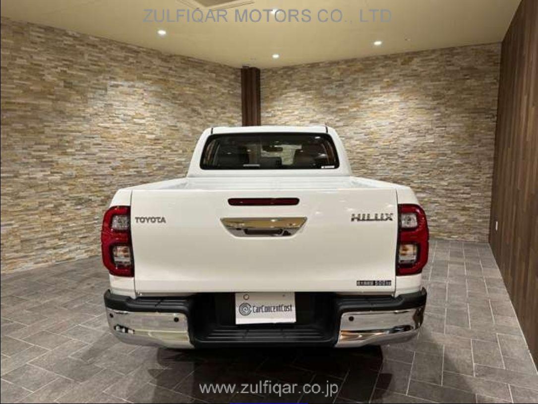 TOYOTA HILUX 2022 Image 8