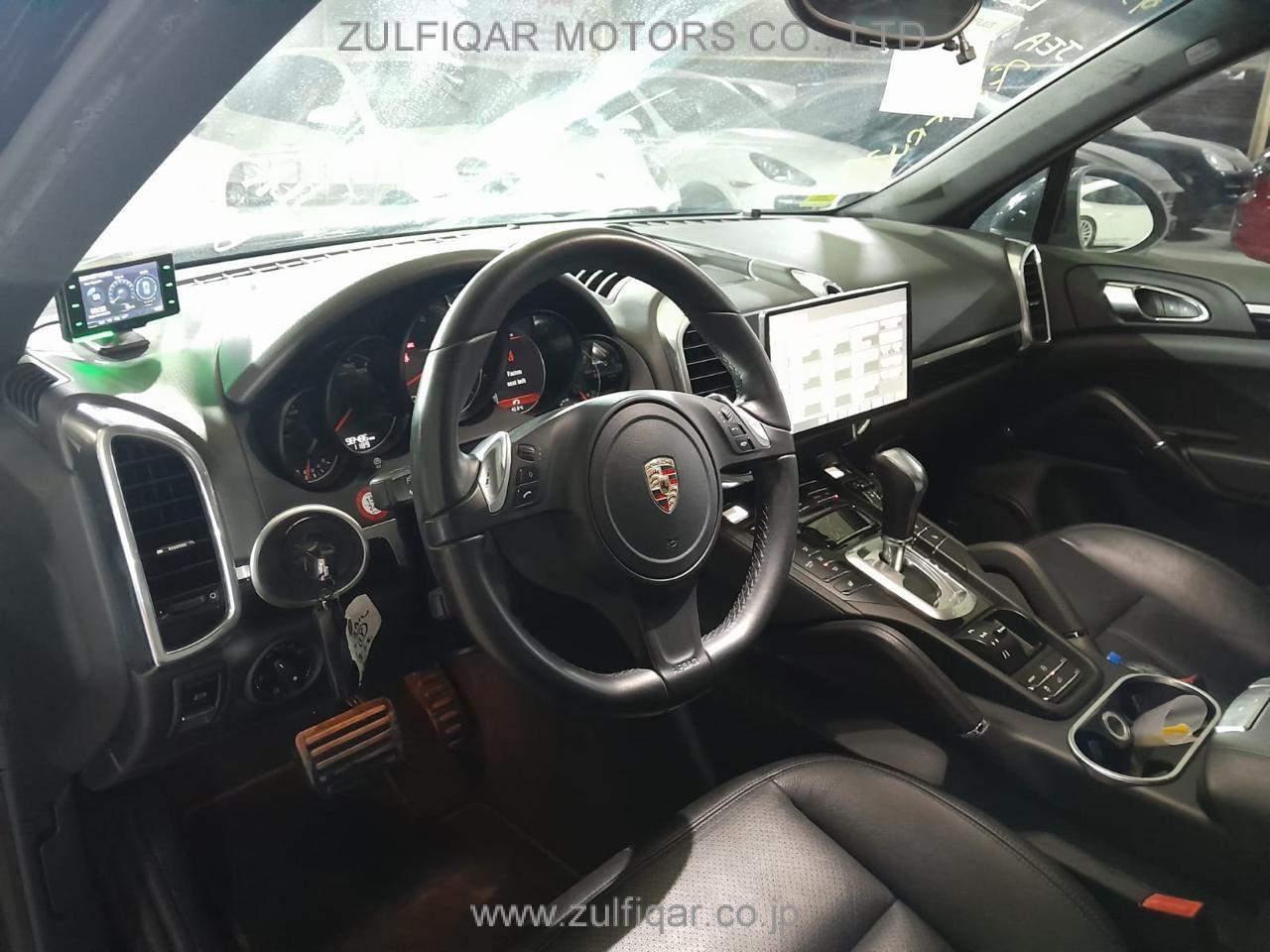 PORSCHE CAYENNE 2015 Image 19