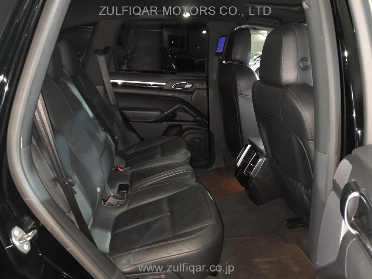 PORSCHE CAYENNE 2015 Image 23