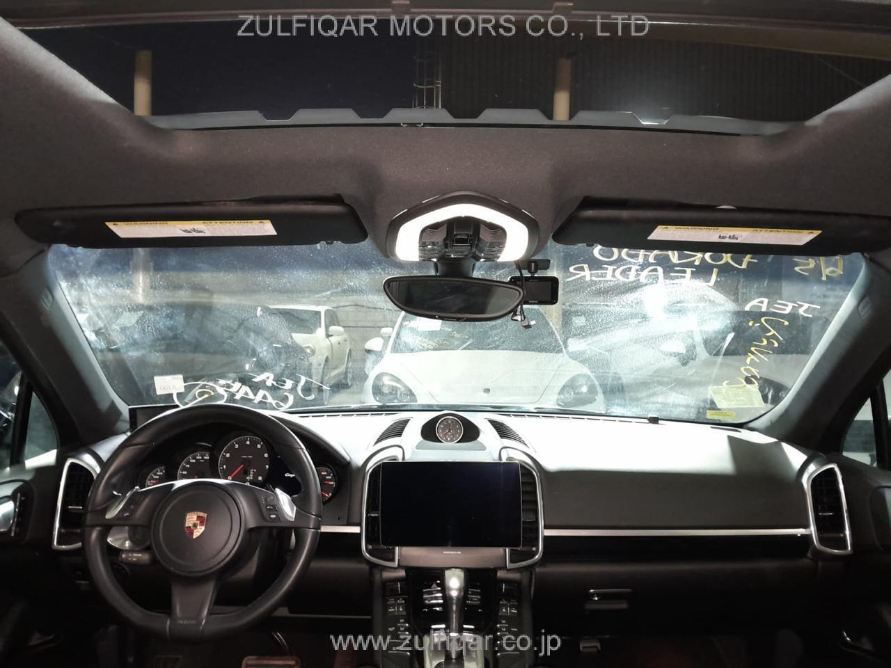 PORSCHE CAYENNE 2015 Image 30