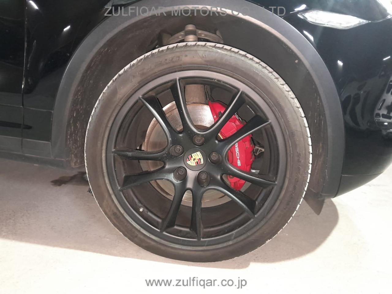 PORSCHE CAYENNE 2015 Image 33