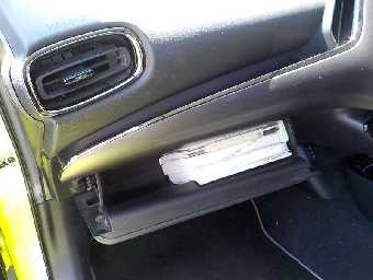 TOYOTA PRIUS PHV 2018 Image 8