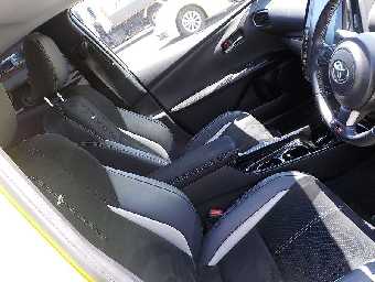 TOYOTA PRIUS PHV 2018 Image 9