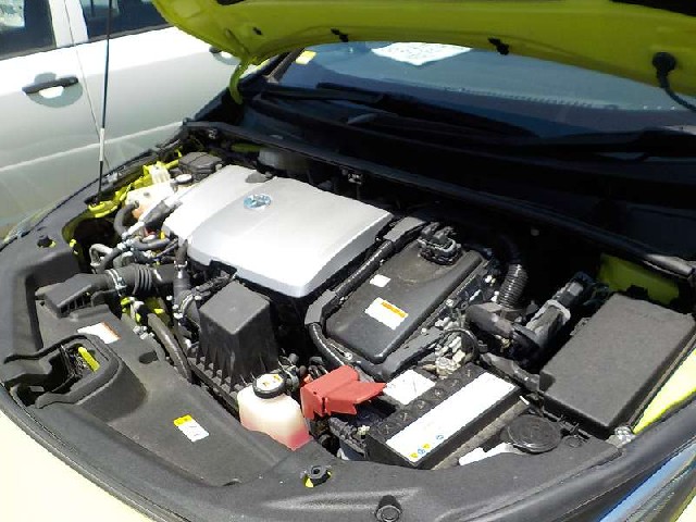 TOYOTA PRIUS PHV 2018 Image 24