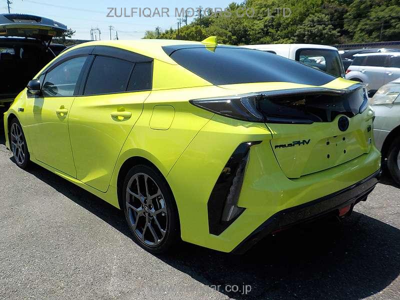 TOYOTA PRIUS PHV 2018 Image 9