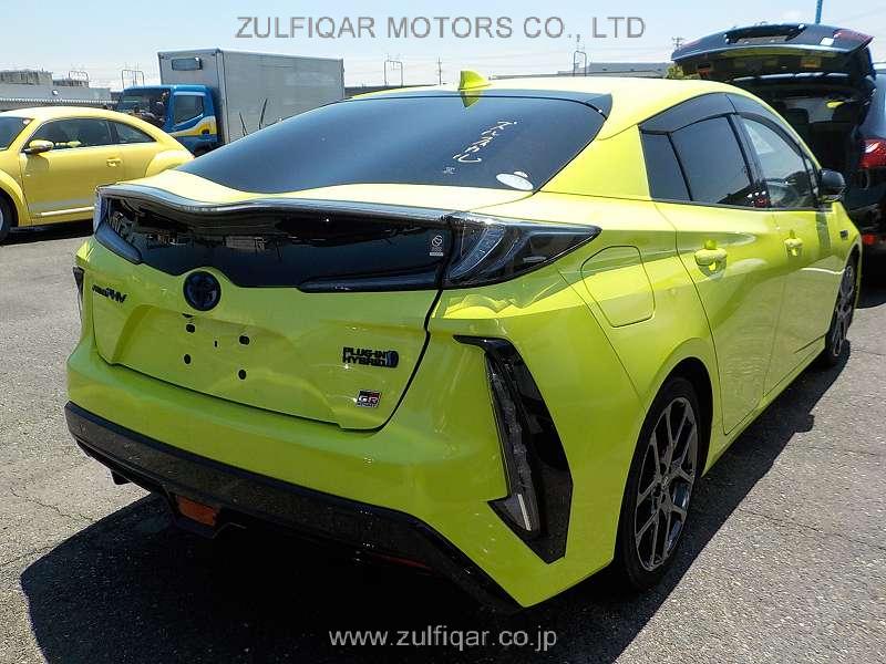 TOYOTA PRIUS PHV 2018 Image 10