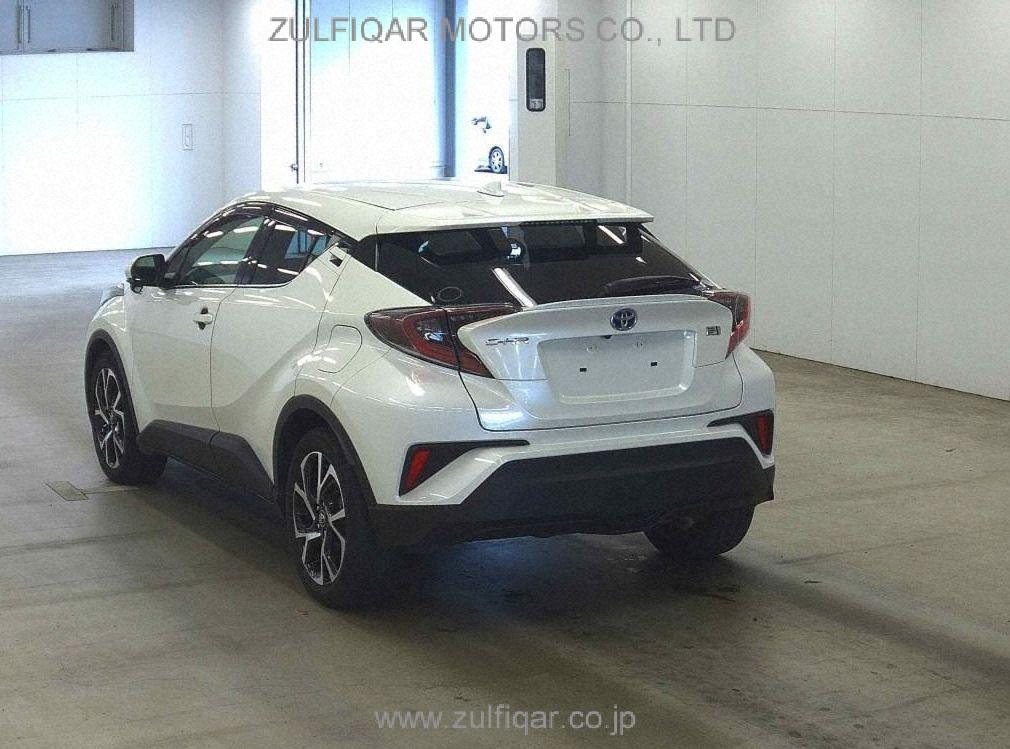 TOYOTA C-HR 2017 Image 2