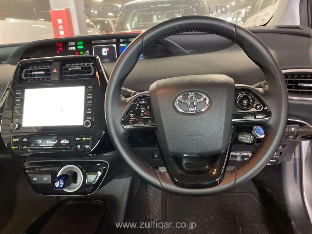 TOYOTA PRIUS PHV 2021 Image 6