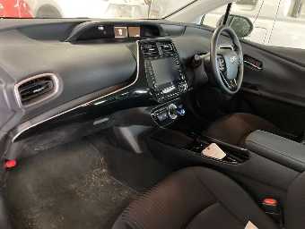 TOYOTA PRIUS PHV 2021 Image 10