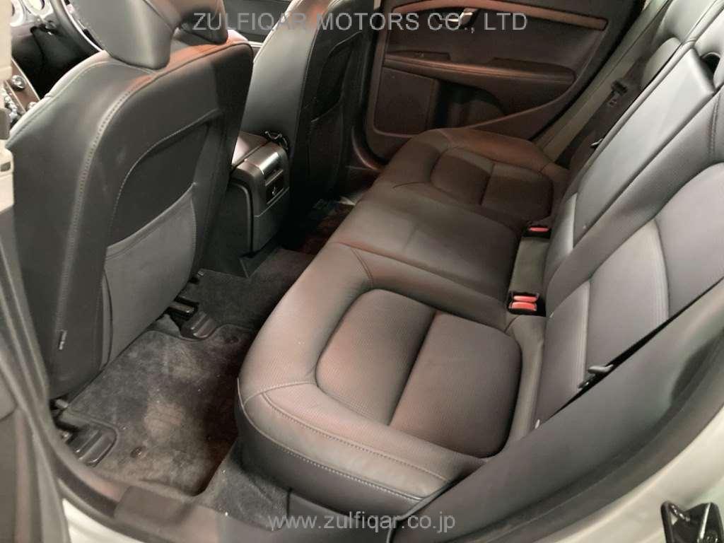 VOLVO V70 2013 Image 10